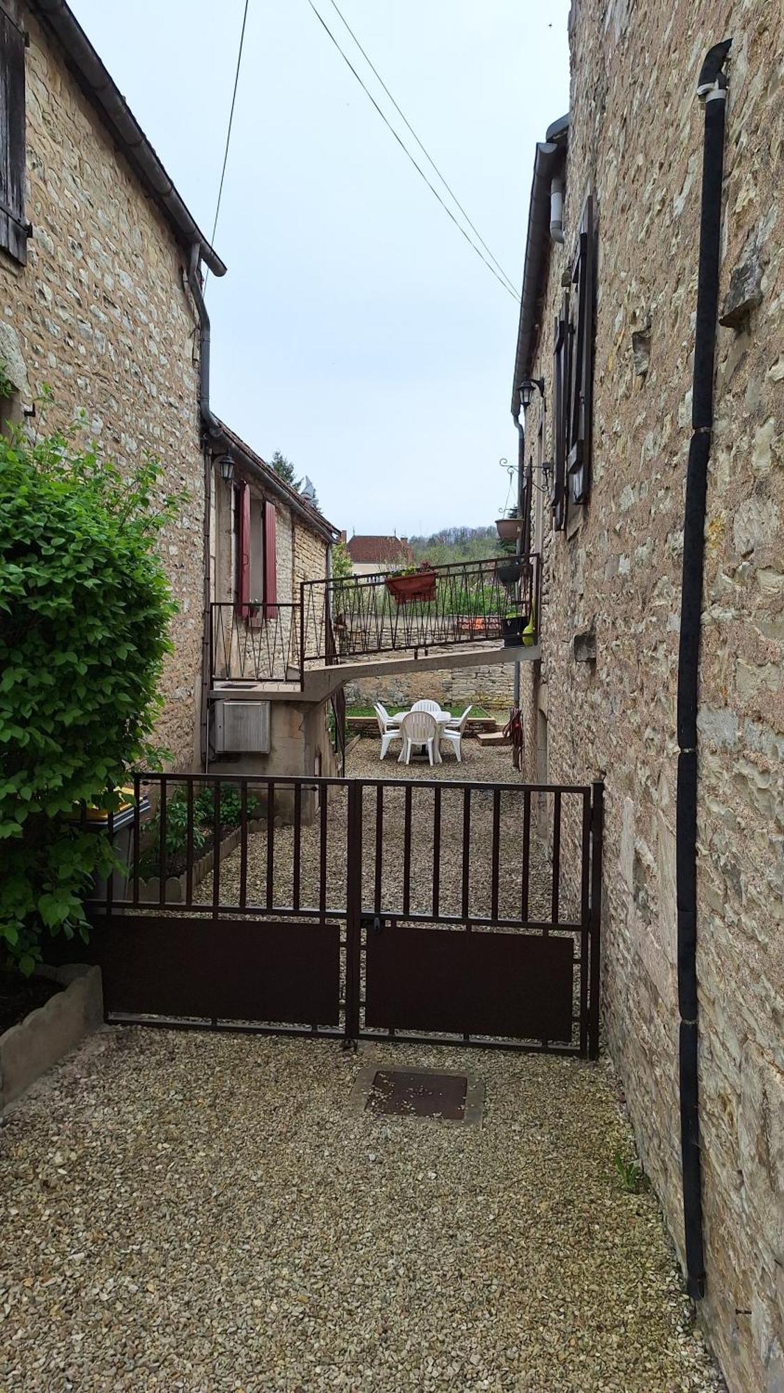 Gite La Passerelle Arcy-sur-Cure Экстерьер фото